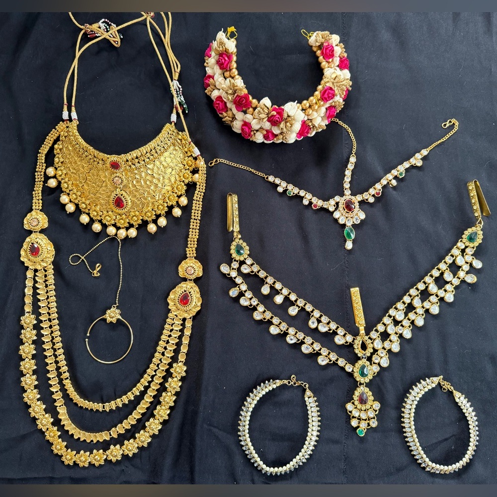 8 pieces Indian Jewelry Sets